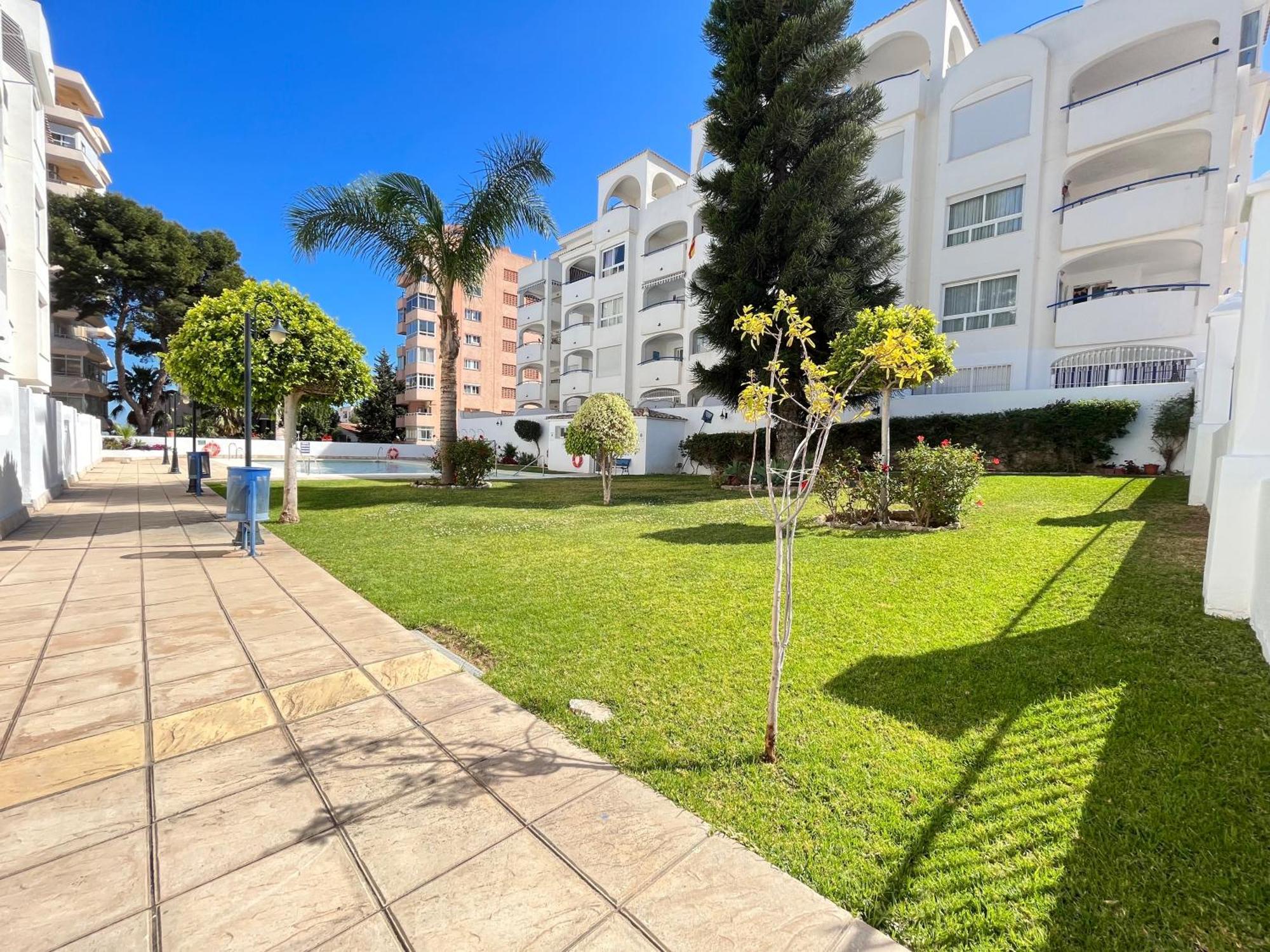 Appartement Spacieux Avec Terrasse Et Piscine Benalmádena Eksteriør bilde